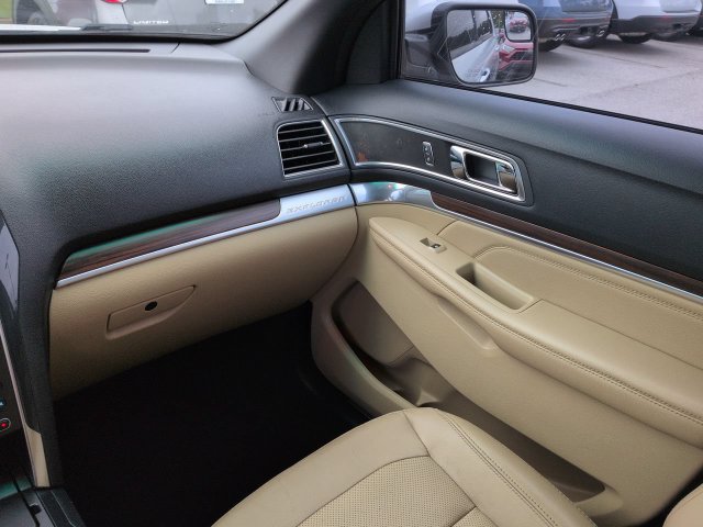 Used 2016 Ford Explorer Limited FWD image 17