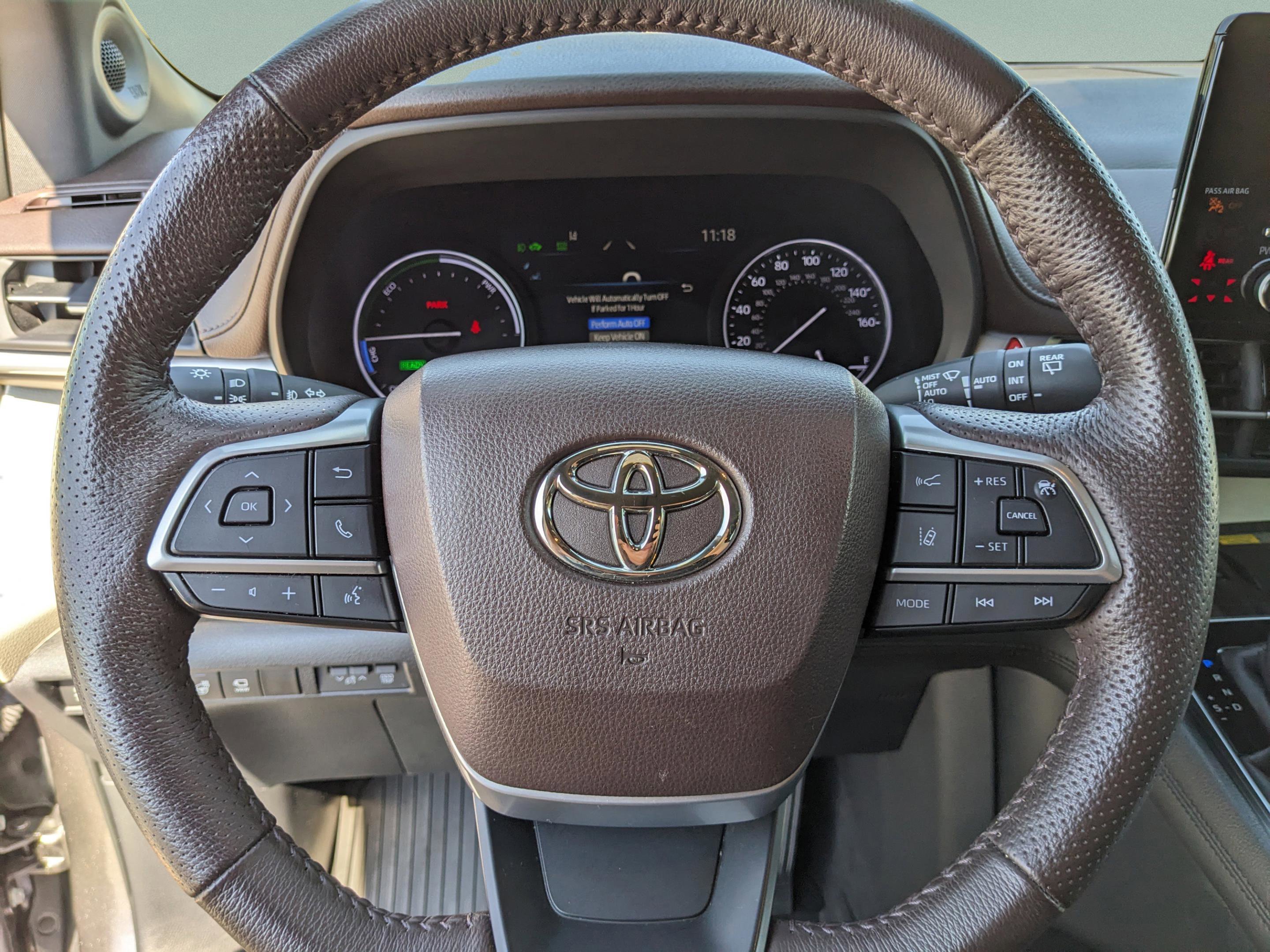 Used 2022 Toyota Sienna Platinum image 39