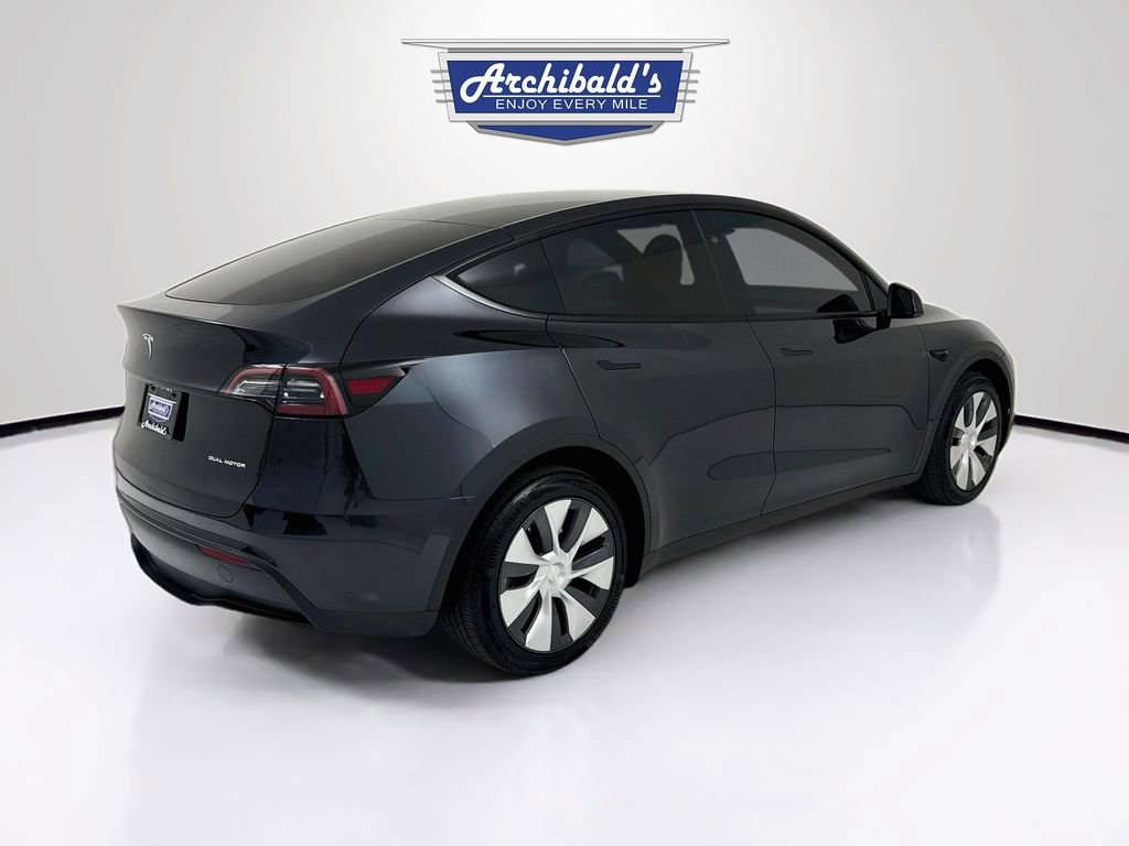 Used 2024 Tesla Model Y Long Range AWD/4WD image 7