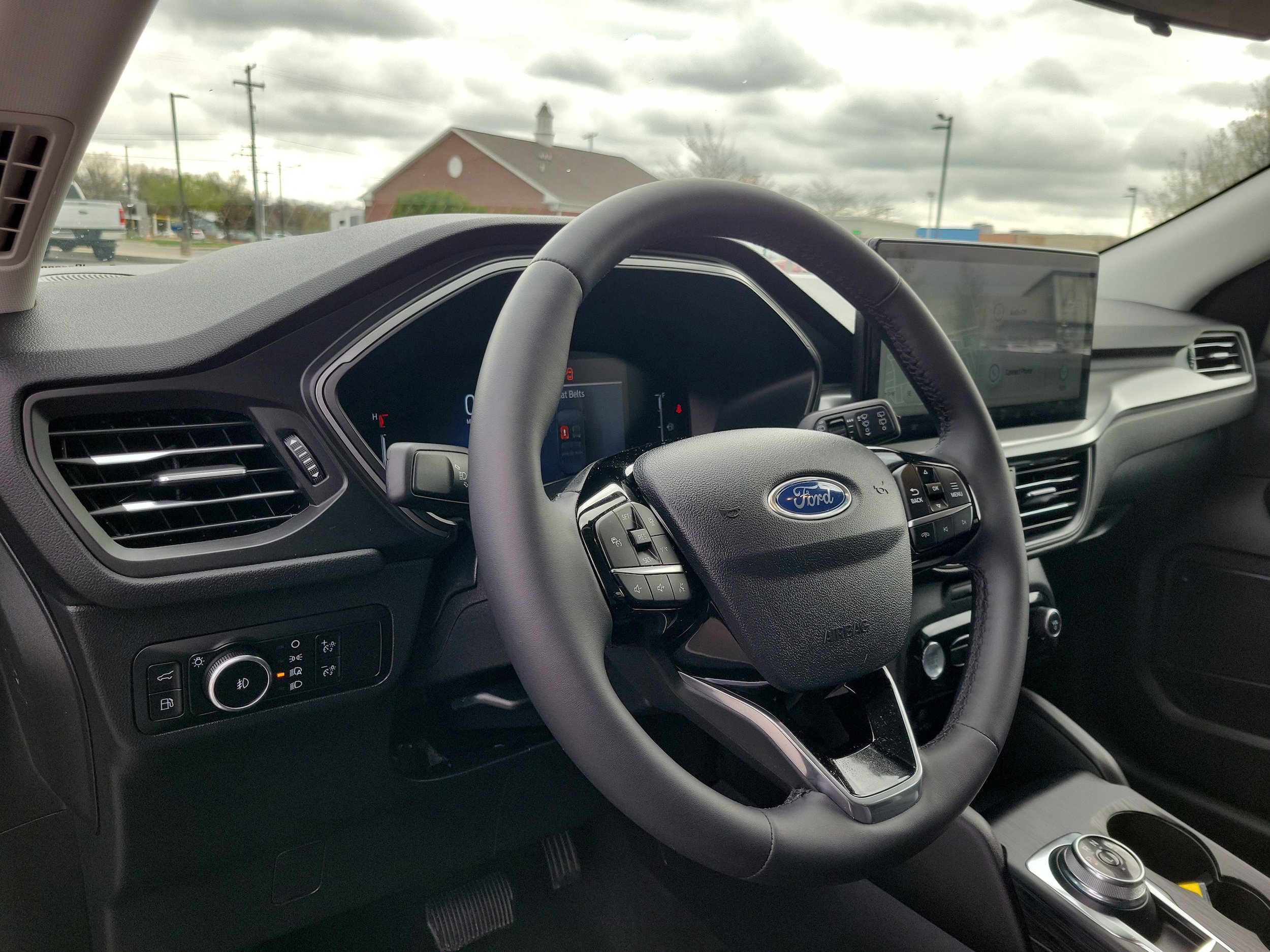 Used 2024 Ford Escape SE w/ Class II Trailer Tow Package FWD image 20