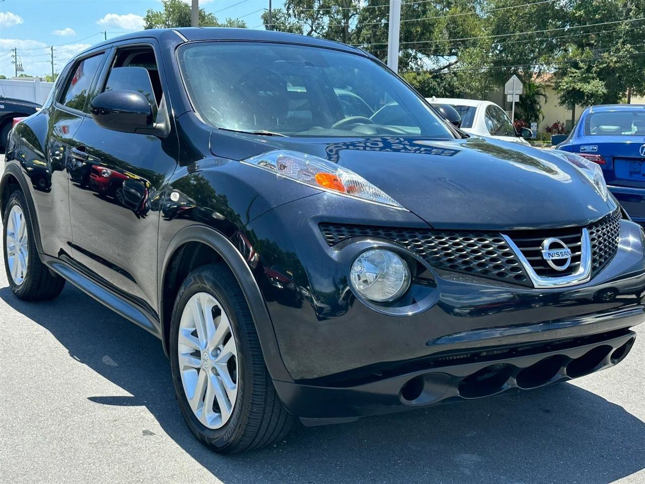 Used 2014 Nissan Juke S FWD image 7