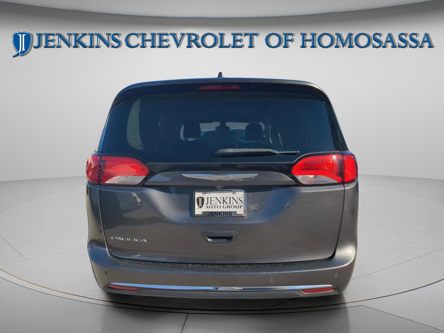 Used 2017 Chrysler Pacifica Touring-L image 4