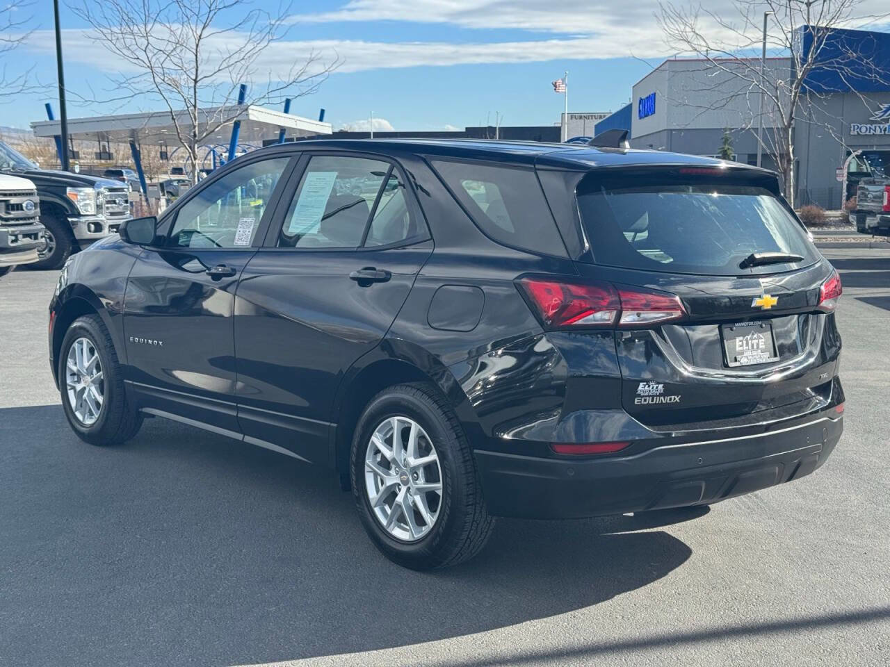 Used 2023 Chevrolet Equinox LS AWD/4WD image 9