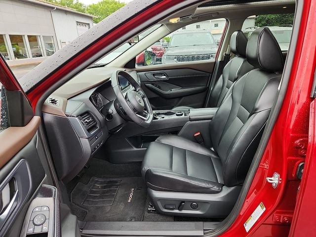 Certified 2023 Nissan Rogue SV w/ SV Premium B Package AWD/4WD image 14