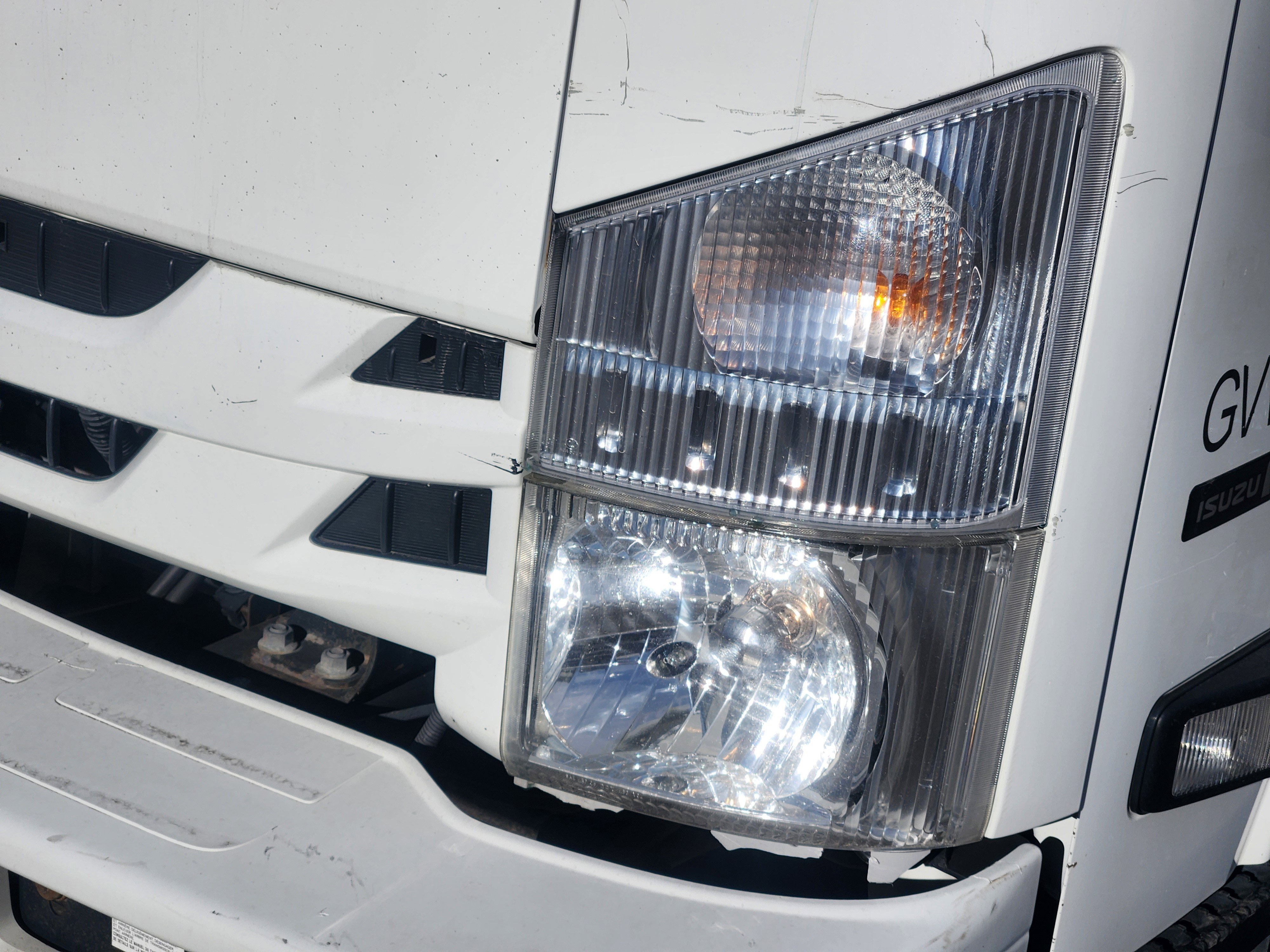 Used 2019 Isuzu NPR image 8