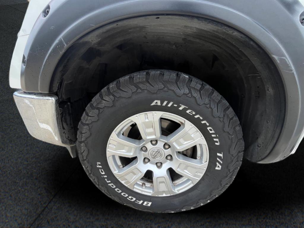 Used 2018 Nissan Titan SV w/ SV Convenience Package AWD/4WD image 11
