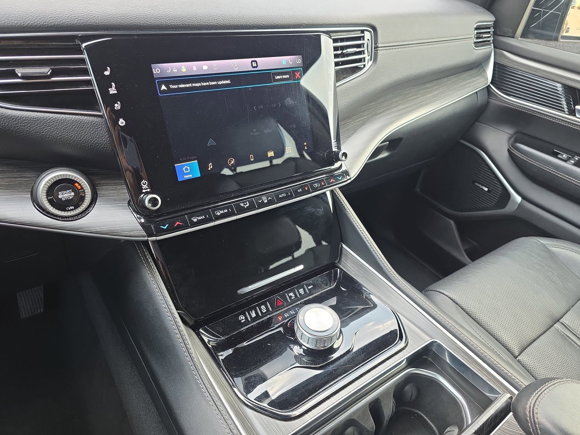 Used 2024 Jeep Wagoneer L Series II RWD image 19