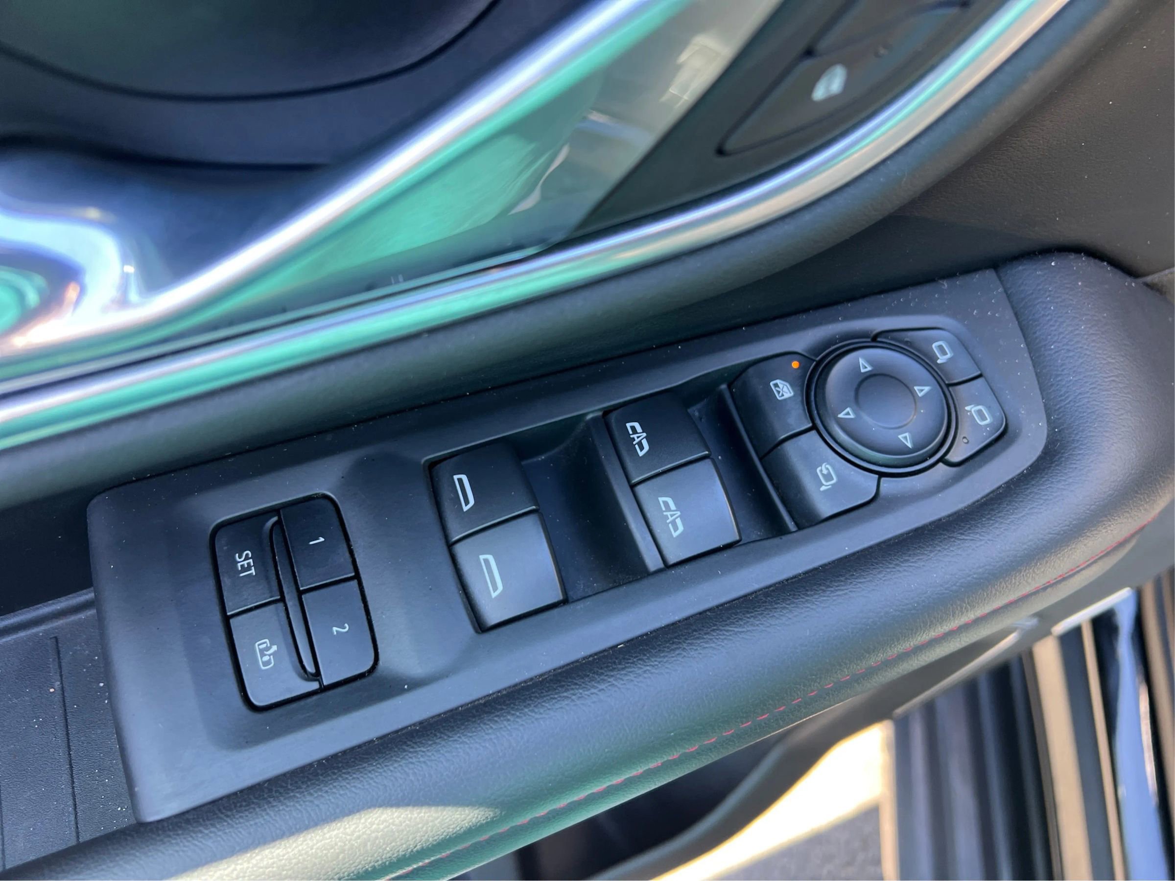 Used 2021 Chevrolet Suburban RST w/ Luxury Package image 33