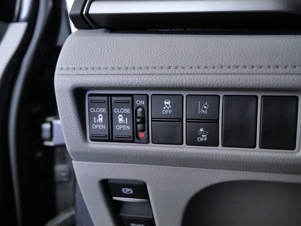 Used 2018 Honda Odyssey EX image 24