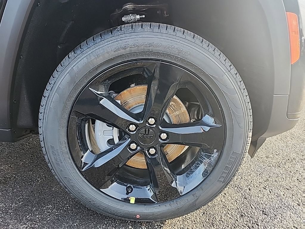 New 2025 Jeep Grand Cherokee L Limited w/ Black Appearance Package image 9