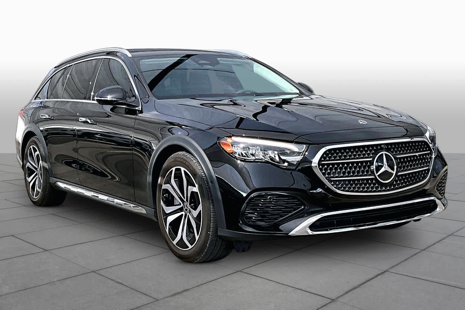 Used 2025 Mercedes-Benz E 450 4MATIC All-Terrain Wagon image 3