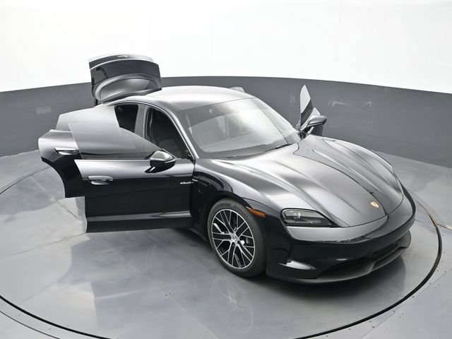 Certified 2025 Porsche Taycan AWD/4WD image 33