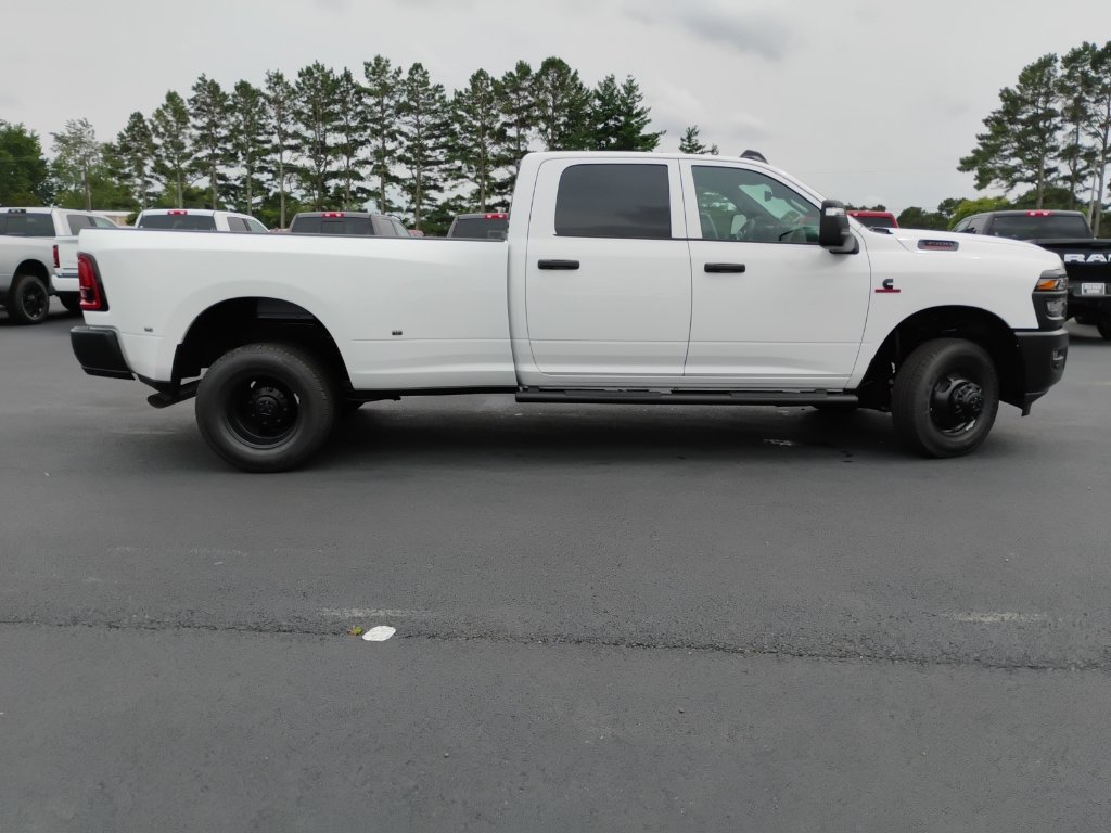 New 2026 RAM 3500 Tradesman AWD/4WD image 4