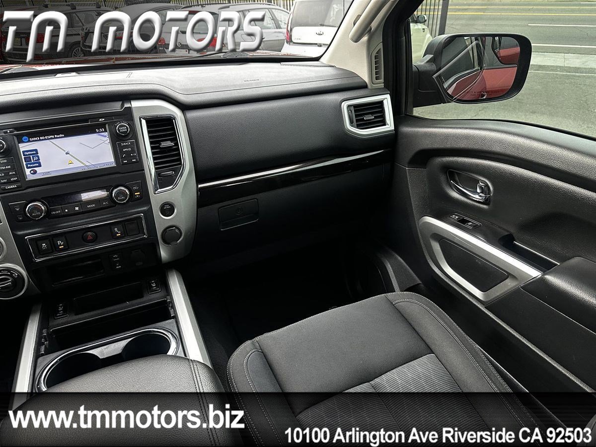 Used 2017 Nissan Titan SV image 12