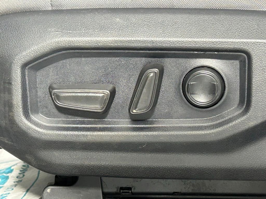 Used 2025 Toyota Tundra SR5 AWD/4WD image 30