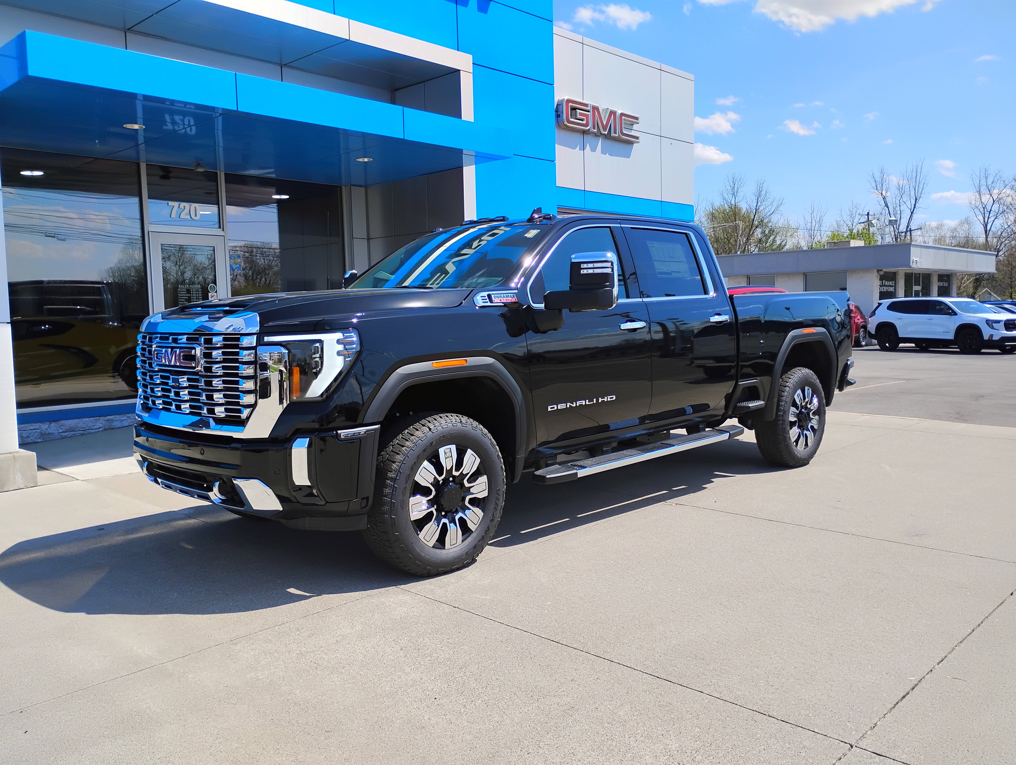 New 2025 GMC Sierra 2500 Denali w/ Max Trailering Package image 8
