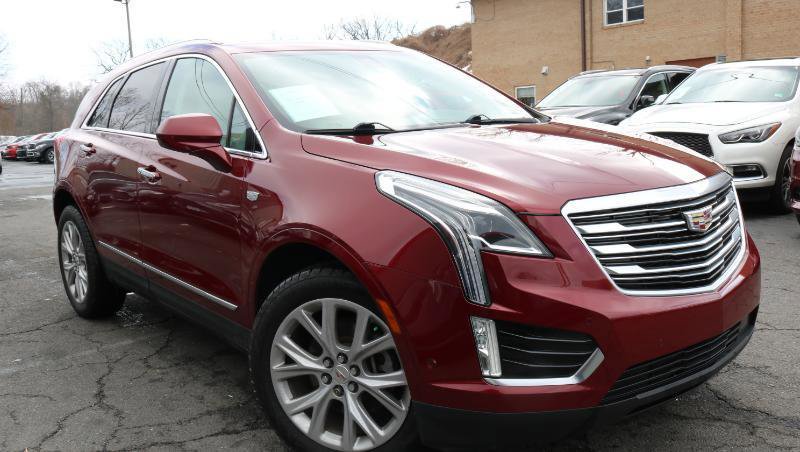 Used 2017 Cadillac XT5 Premium Luxury w/ Driver Assist Package FWD image 3