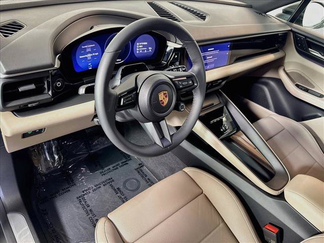 New 2026 Porsche Macan Electric RWD image 4