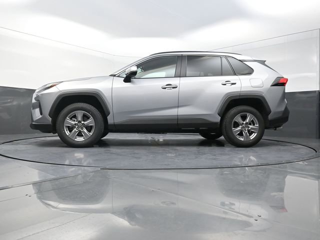 Used 2025 Toyota RAV4 XLE image 30