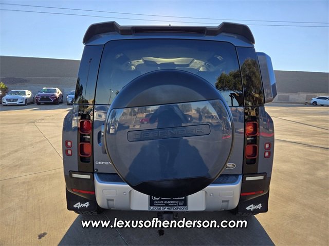 Used 2023 Land Rover Defender 110 SE image 5