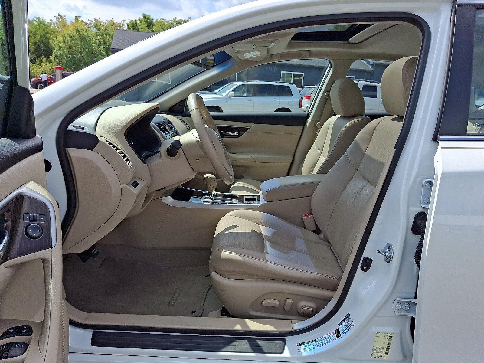 Used 2014 Nissan Altima 2.5 SL w/ Technology Package FWD image 14