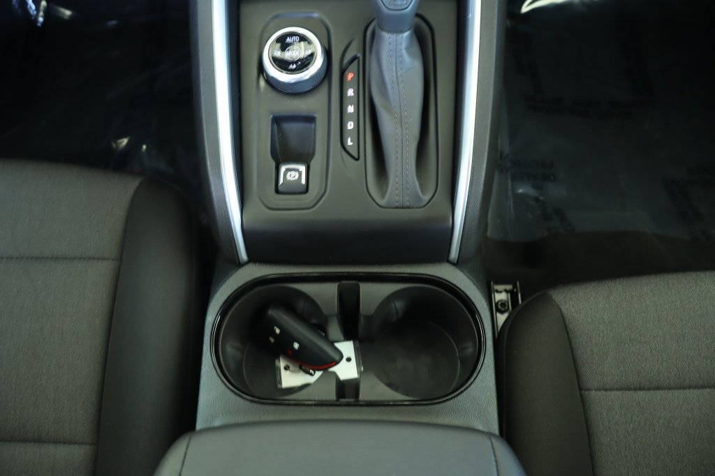 Used 2025 Chevrolet Colorado Trail Boss AWD/4WD image 32