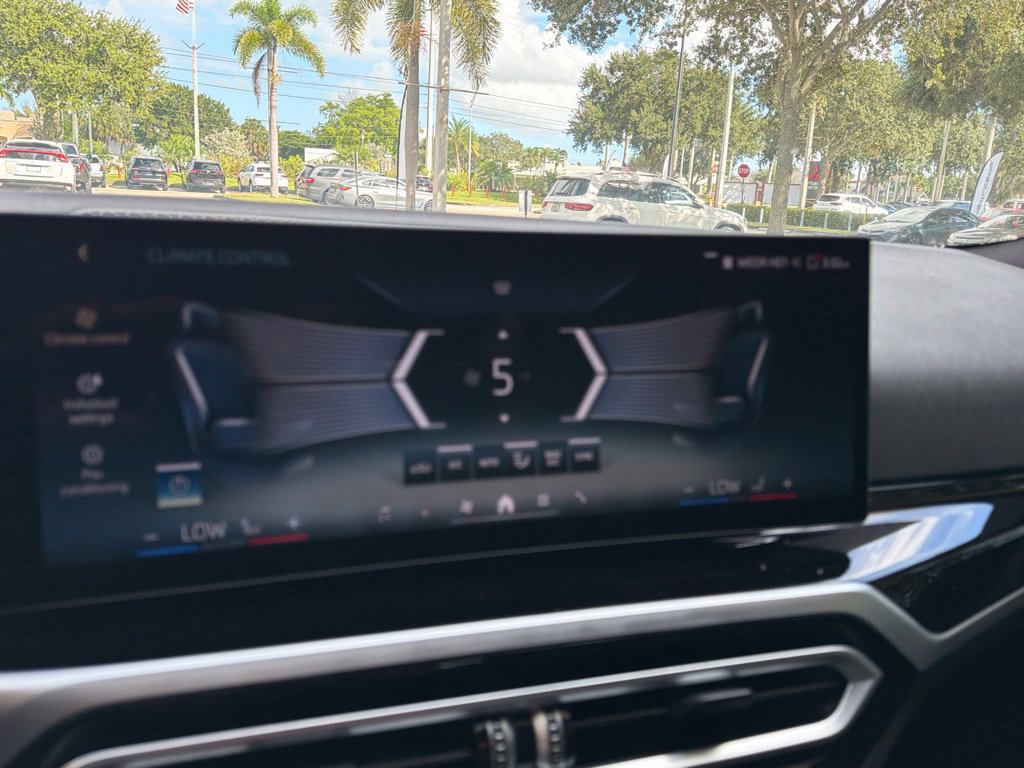 Used 2024 BMW i4 eDrive40 RWD image 8