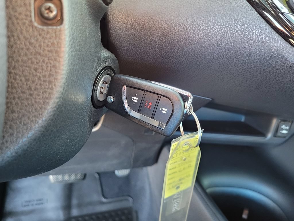 Used 2019 Toyota C-HR LE FWD image 18