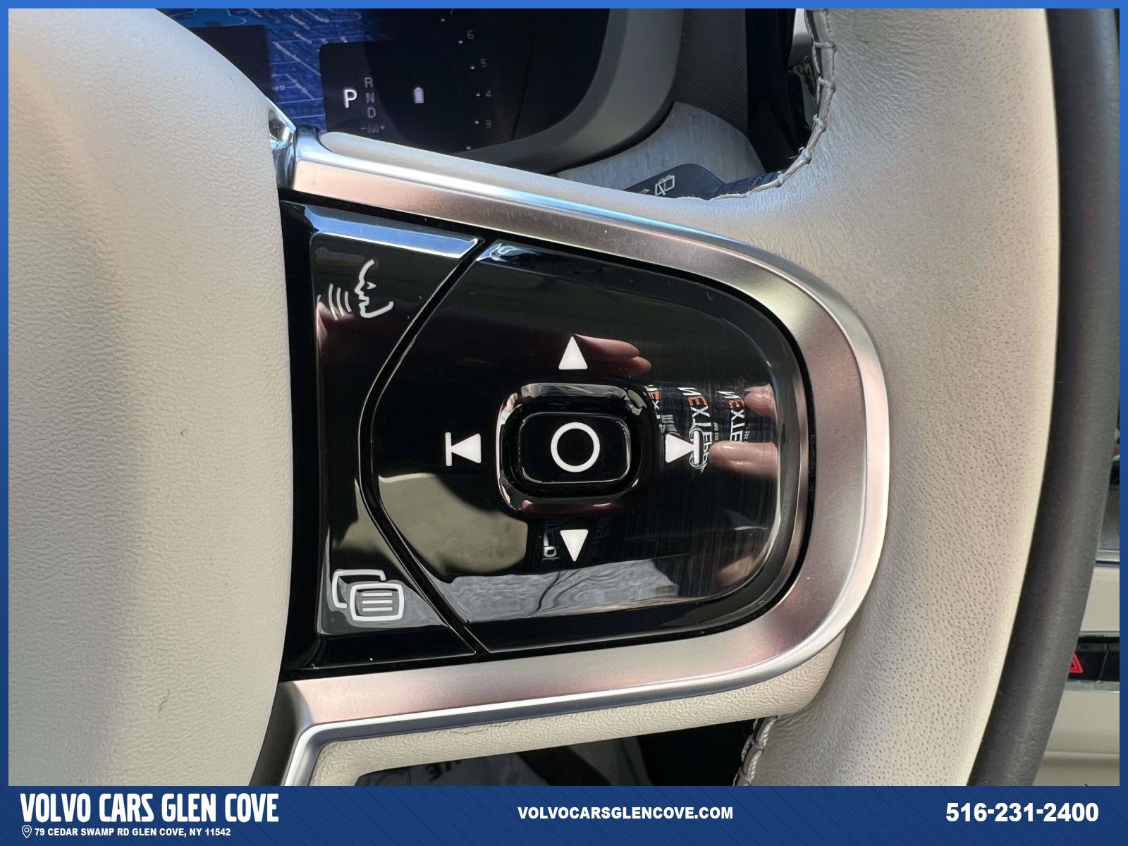 Certified 2024 Volvo XC60 B5 Plus AWD/4WD image 21