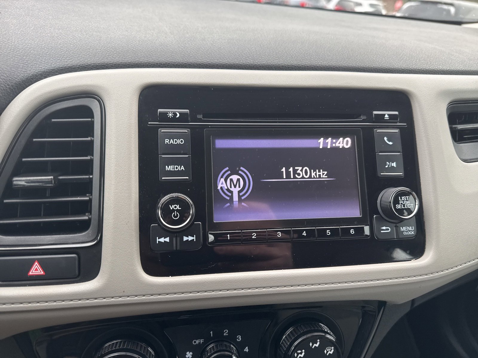 Used 2021 Honda HR-V LX image 17