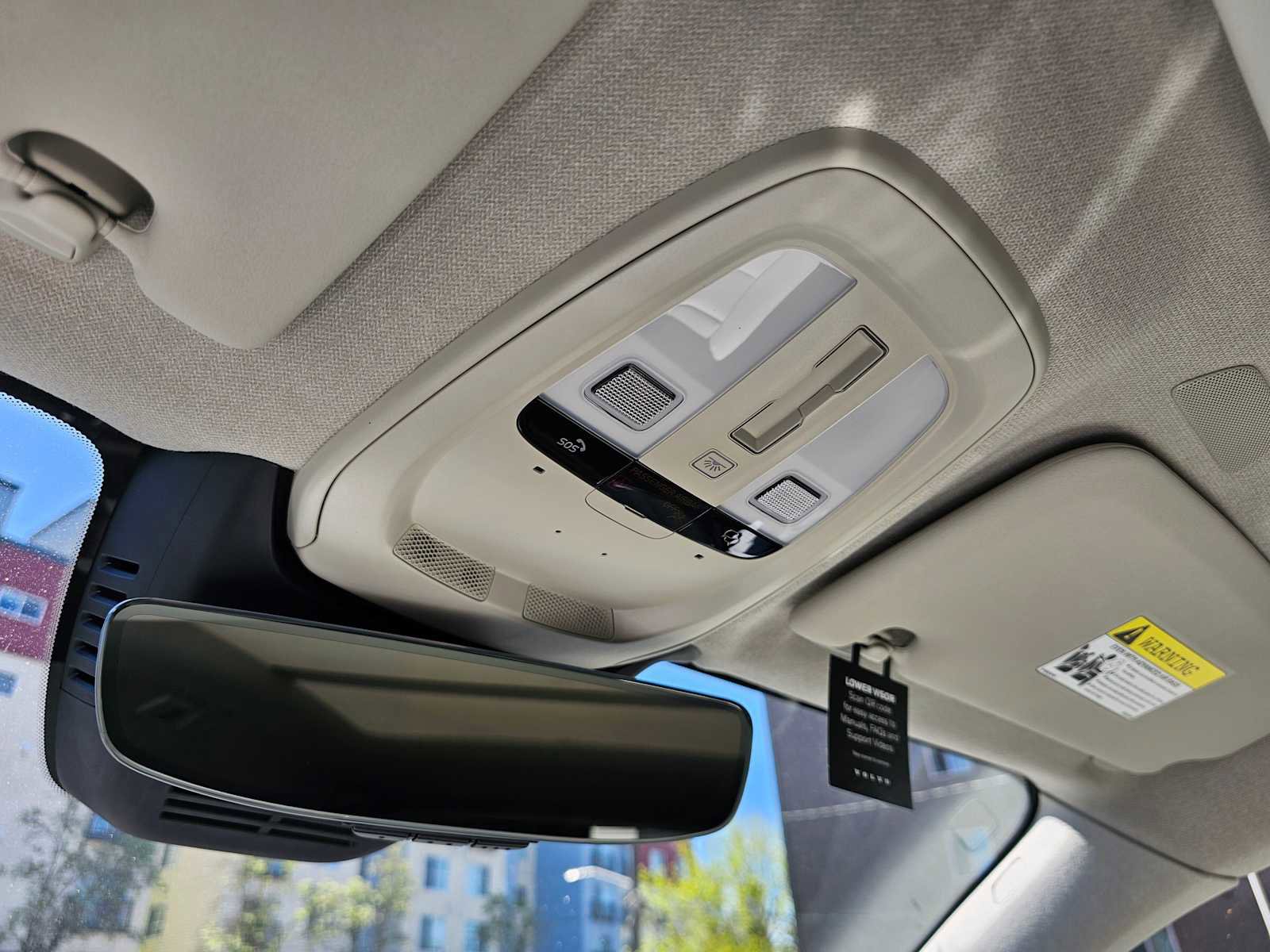 New 2025 Volvo XC40 B5 Ultra w/ Climate Package image 28