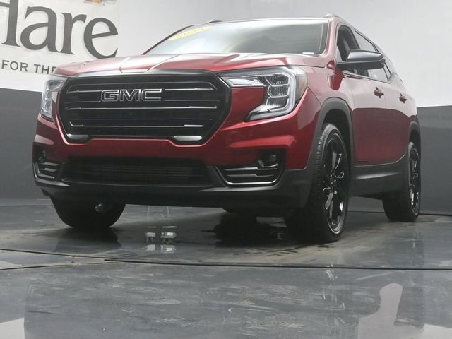 Used 2023 GMC Terrain SLT w/ Tech Package image 4