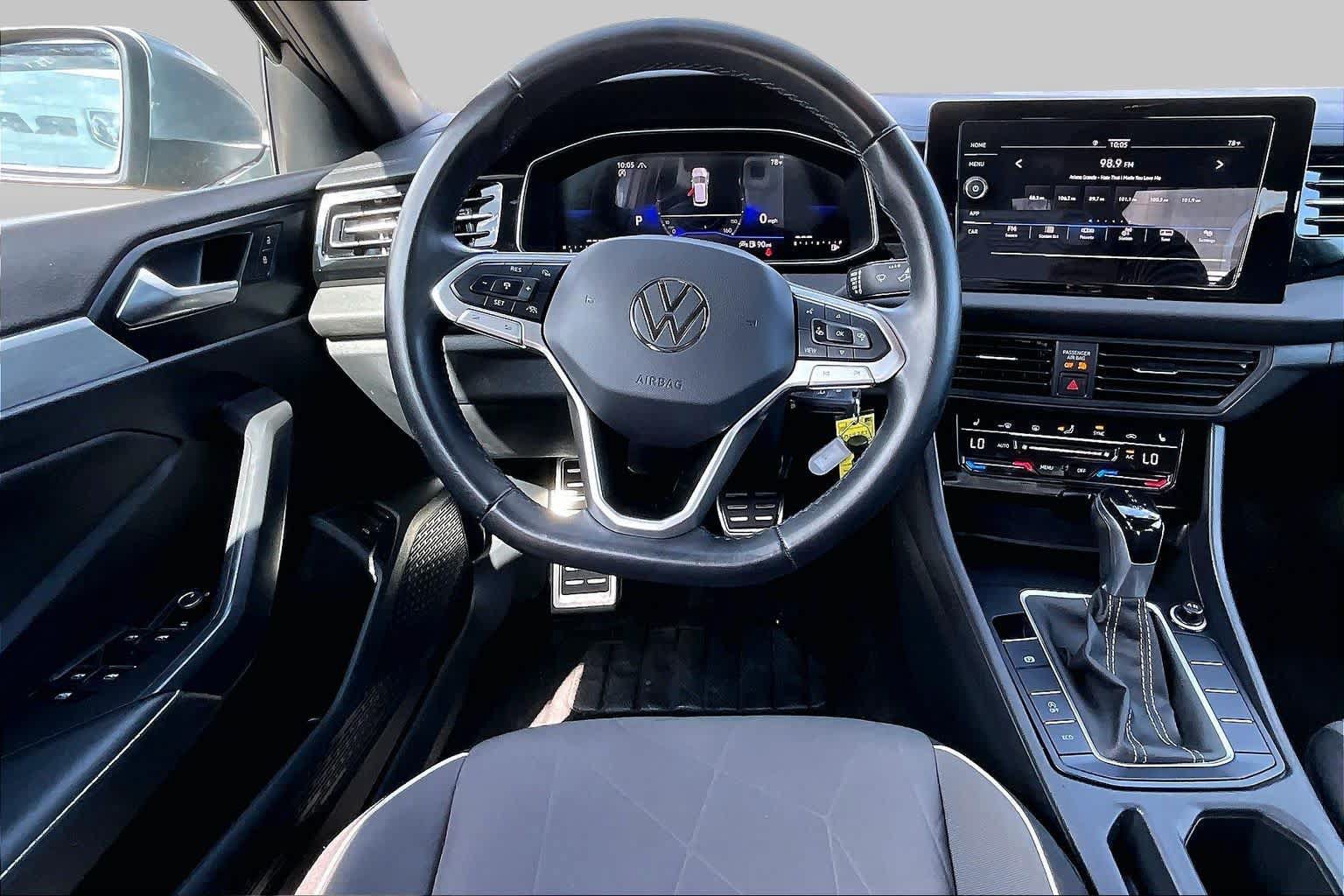 Used 2025 Volkswagen Jetta Sport FWD image 5