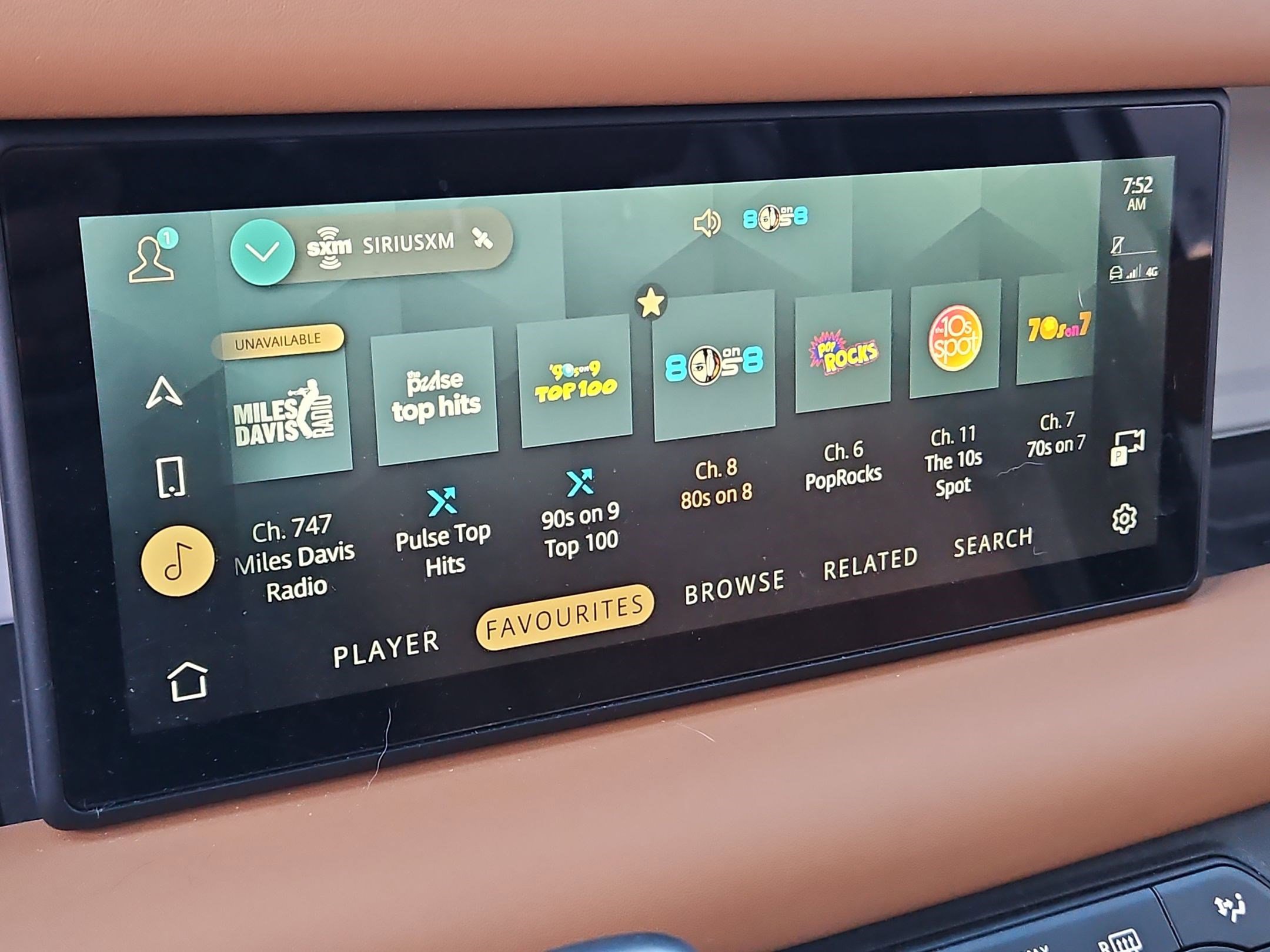 Used 2023 Land Rover Defender 110 SE image 26