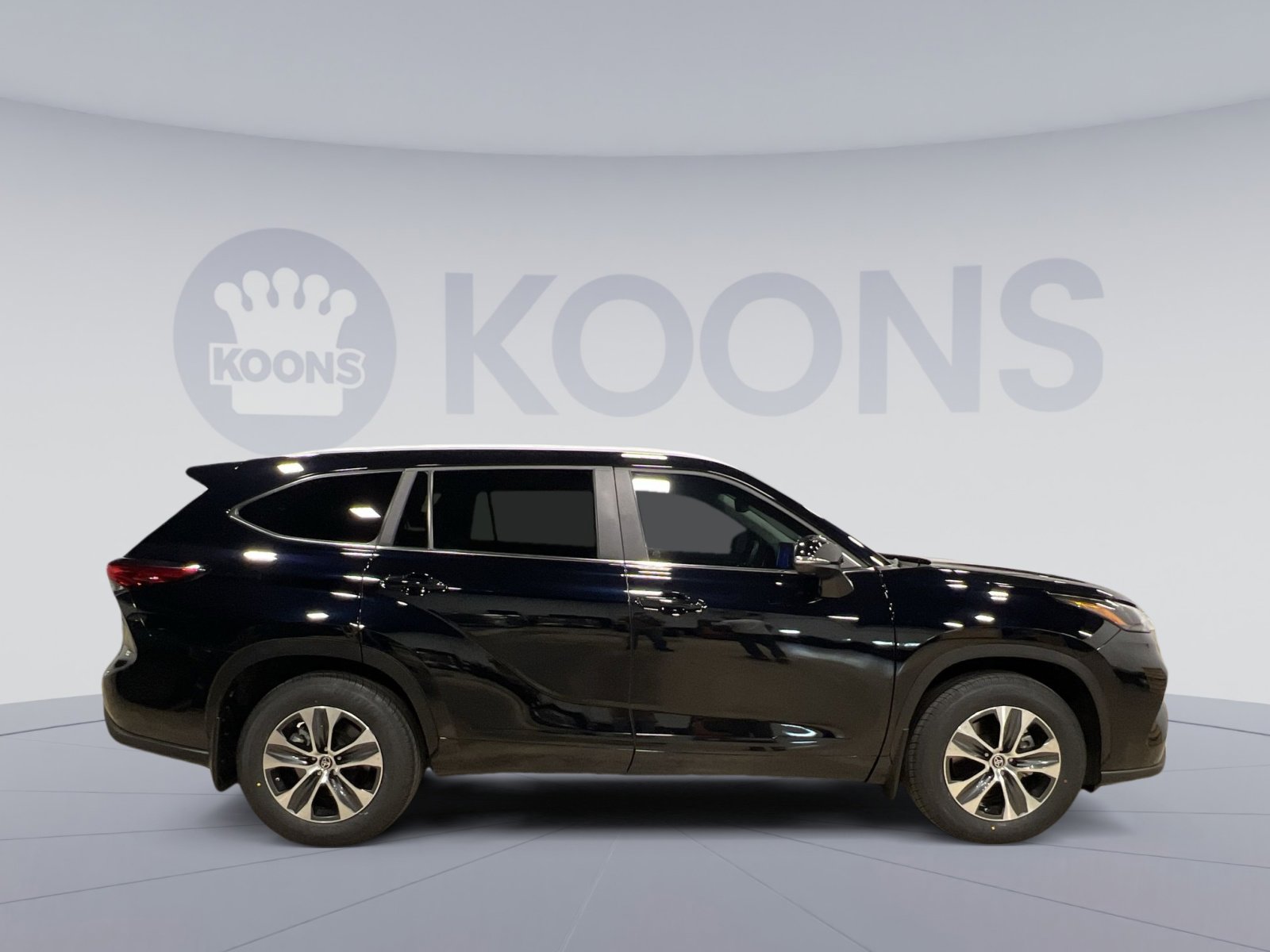 Used 2023 Toyota Highlander XLE FWD image 8