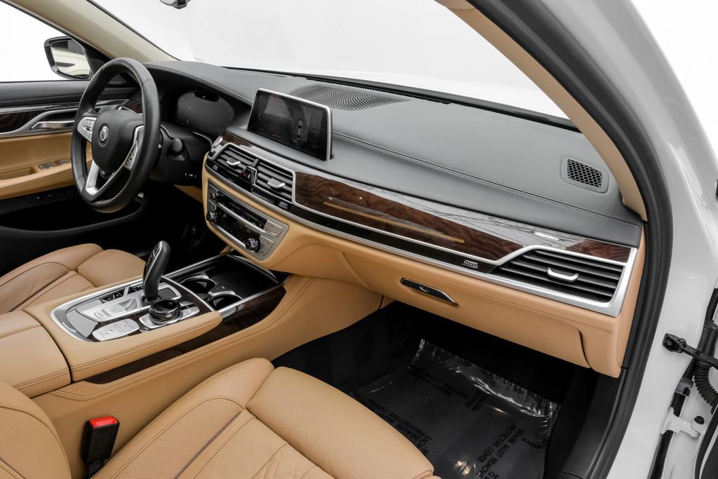 Used 2020 BMW ALPINA B7 xDrive image 10