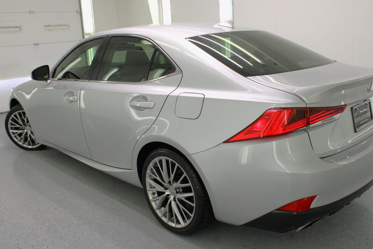 Used 2017 Lexus IS 200t w/ Navigation System Package RWD image 16