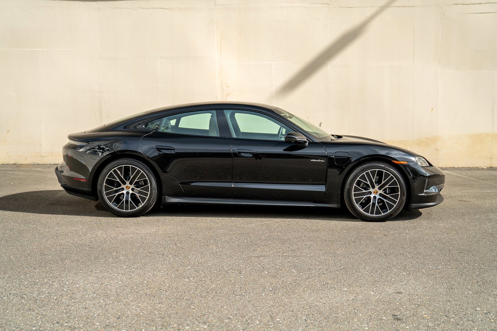 Certified 2025 Porsche Taycan image 8