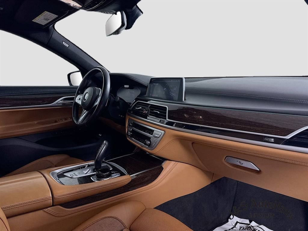 Used 2021 BMW 740i xDrive w/ M Sport Package image 36
