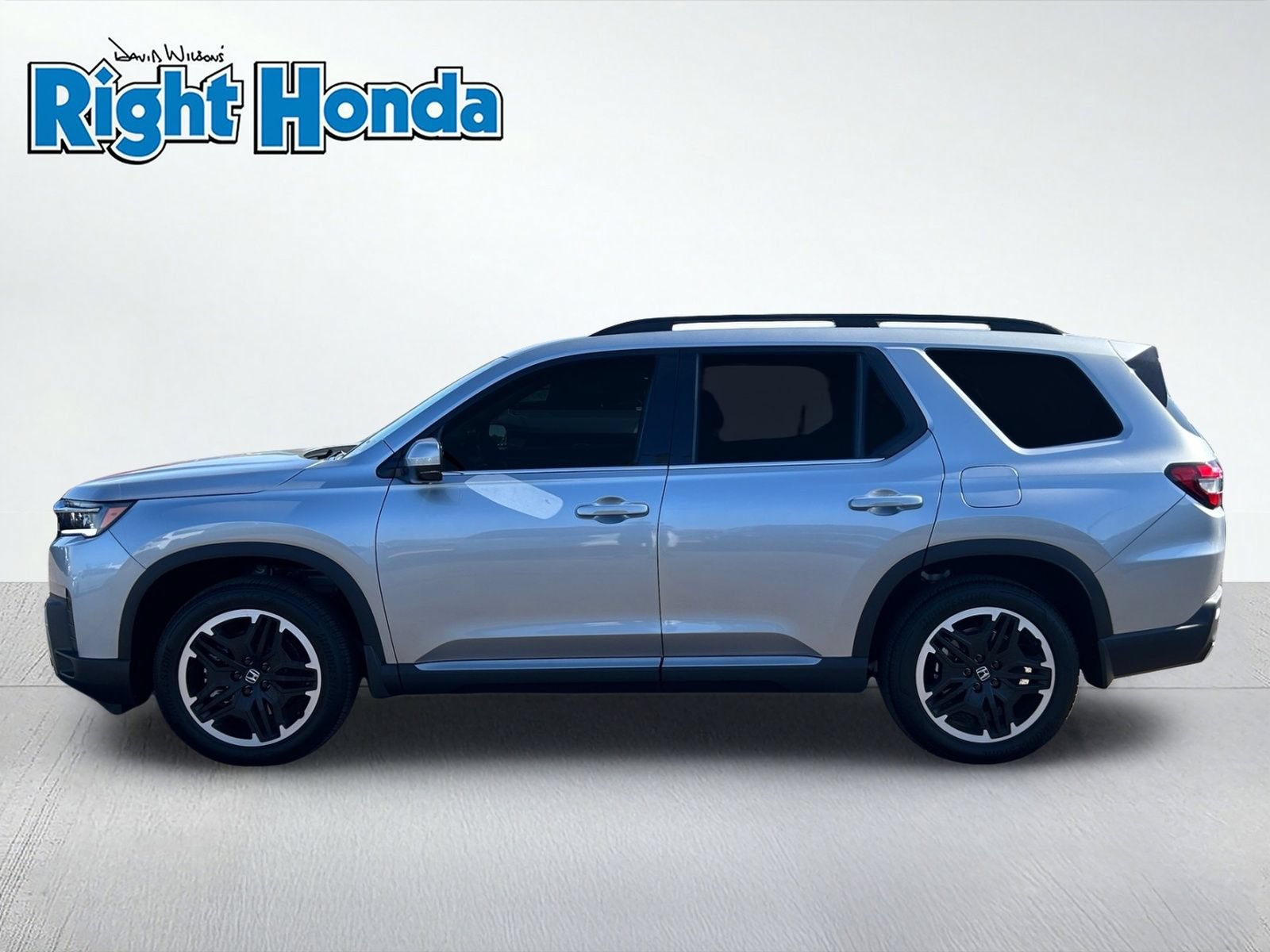 New 2026 Honda Pilot Touring image 3