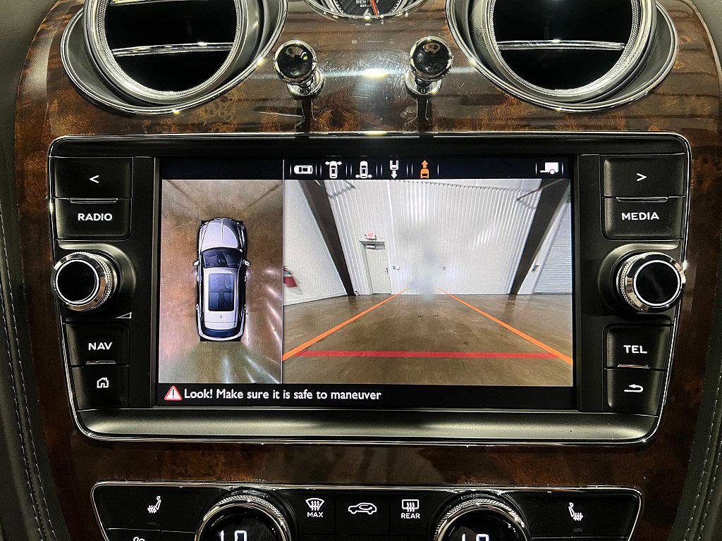 Used 2019 Bentley Bentayga image 45