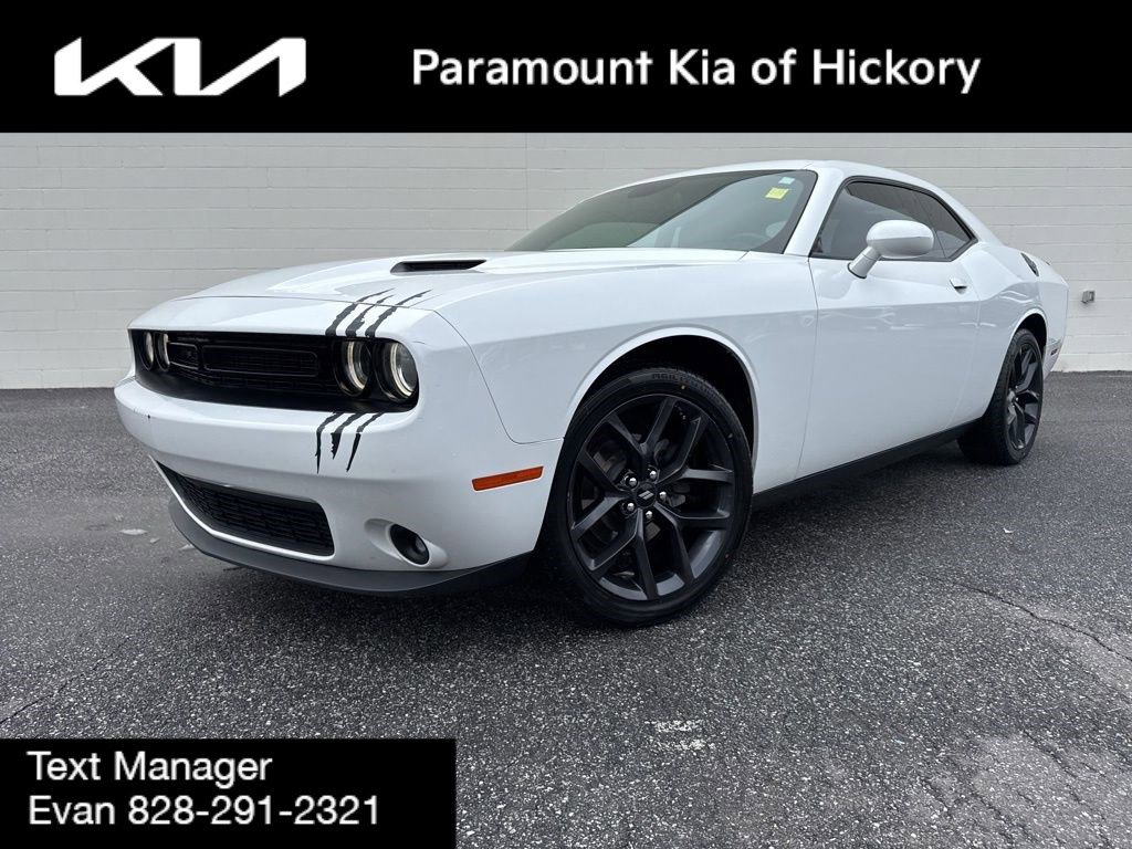 Used 2019 Dodge Challenger SXT w/ Blacktop Package image 1