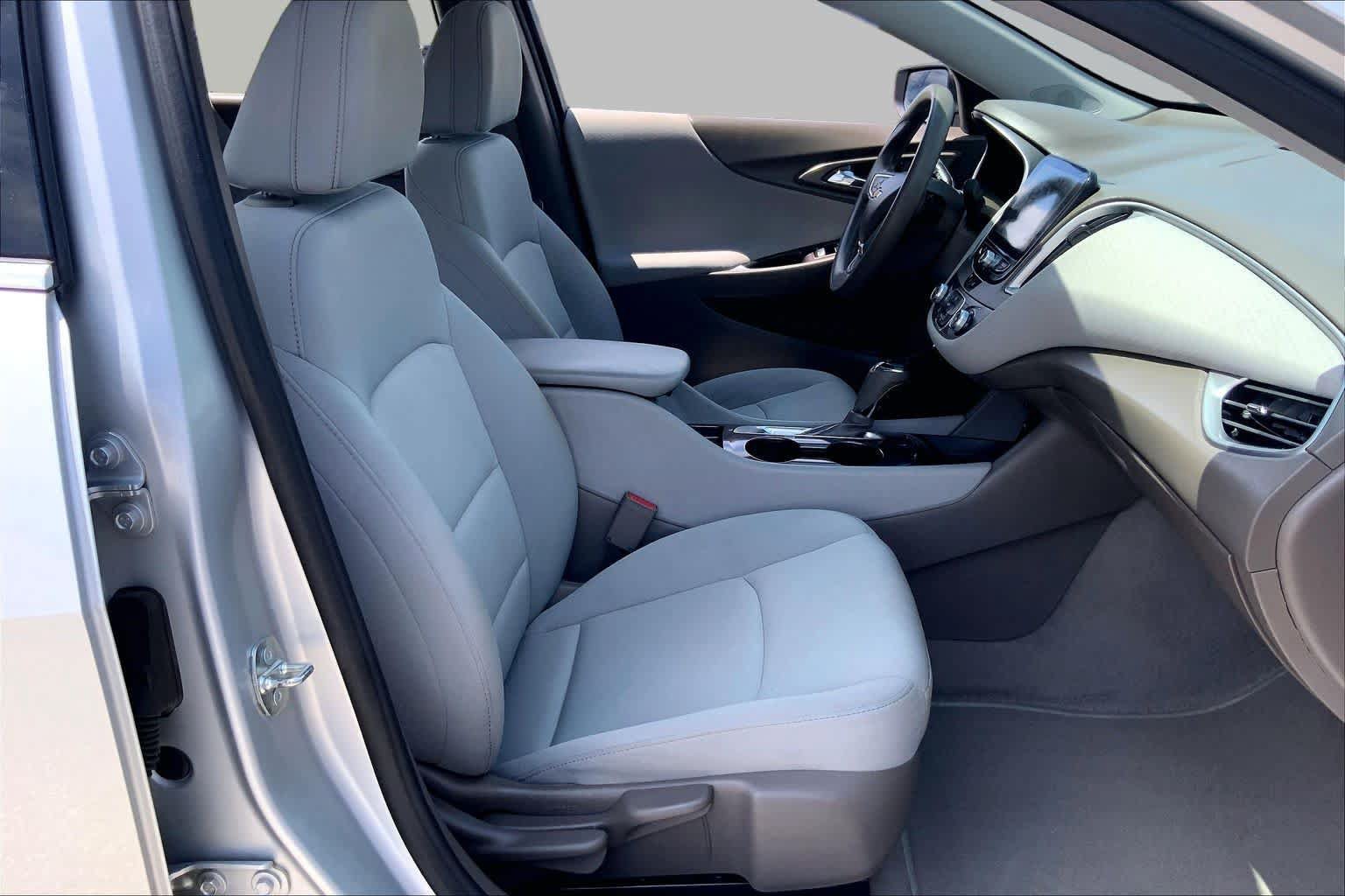 Used 2020 Chevrolet Malibu LS FWD image 9