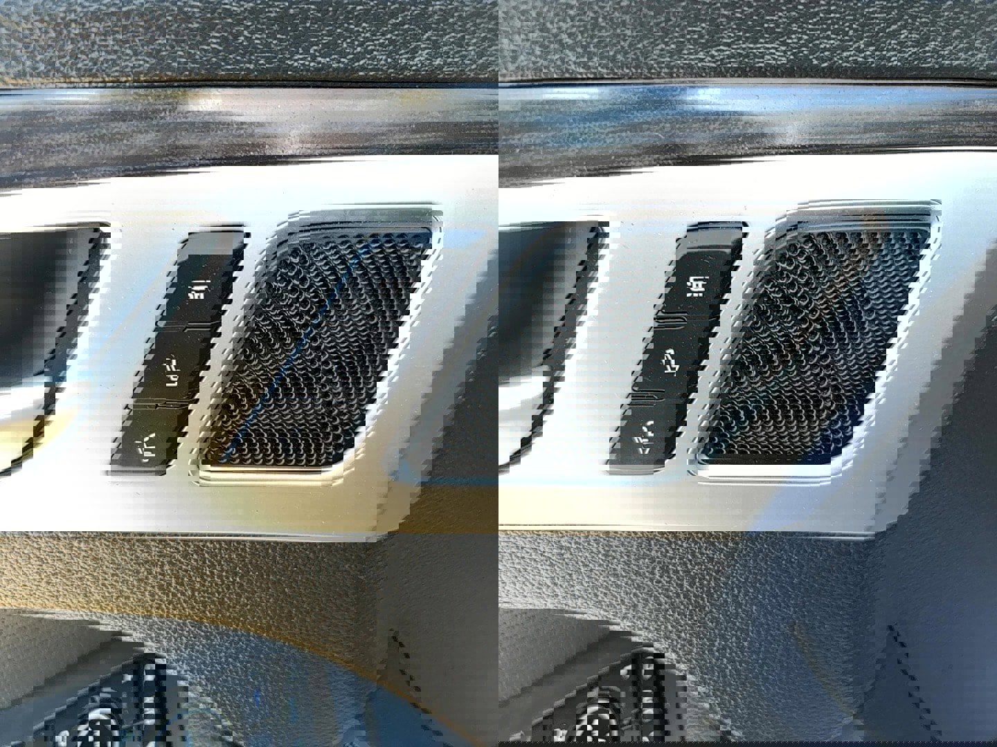 Used 2016 Hyundai Genesis 3.8 w/ Option Group 02 image 22