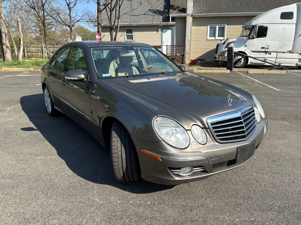 Used 2008 Mercedes-Benz E 350 4MATIC Sedan image 4
