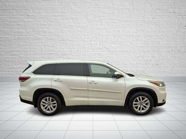 Used 2016 Toyota Highlander LE w/ Protection Package #3 AWD/4WD image 7