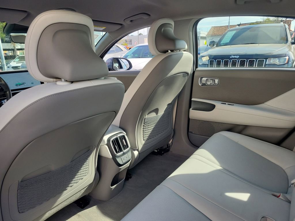 Used 2023 Hyundai Ioniq 6 SEL image 13