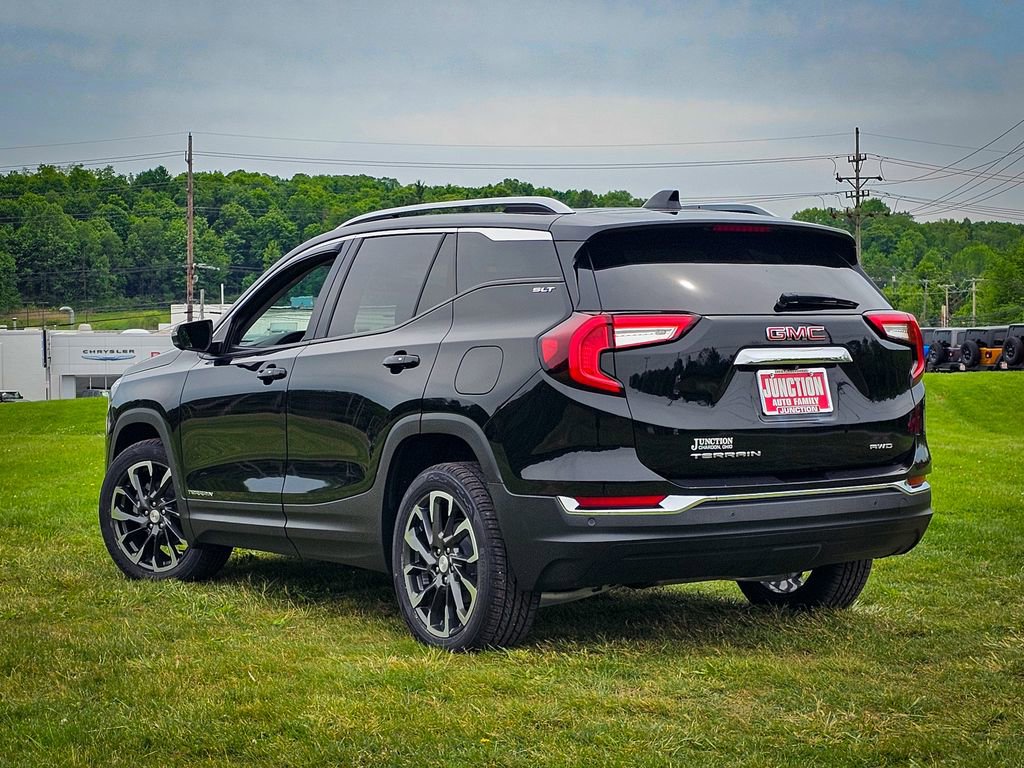 Used 2022 GMC Terrain SLT w/ Infotainment Package II AWD/4WD image 5
