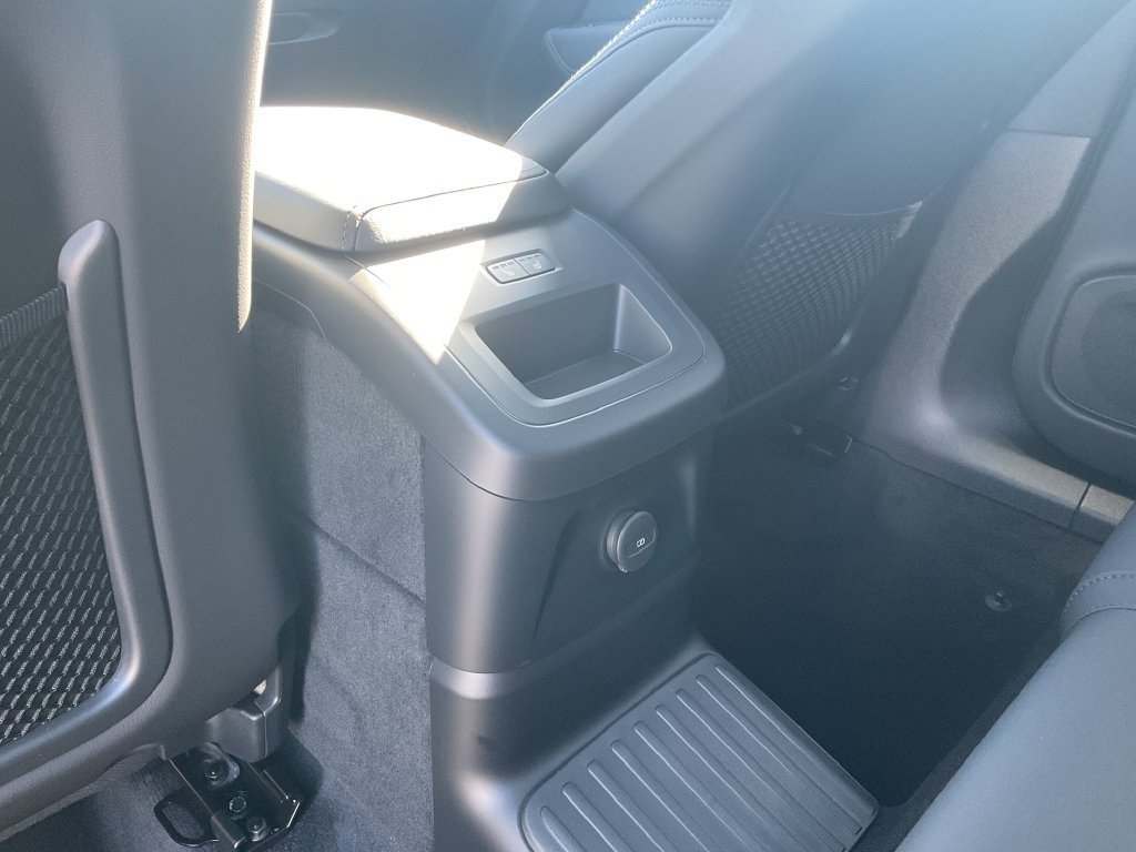 New 2027 Volvo XC60 T8 Plus AWD/4WD image 19
