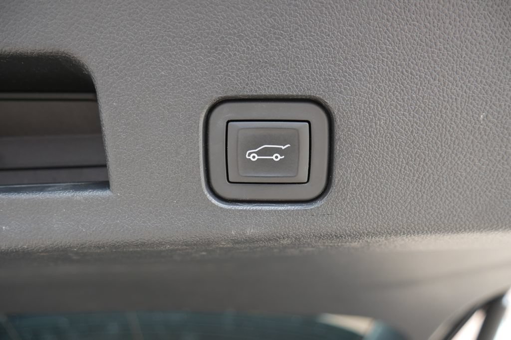 Used 2025 Chevrolet Traverse Z71 w/ Driver Confidence Package AWD/4WD image 9